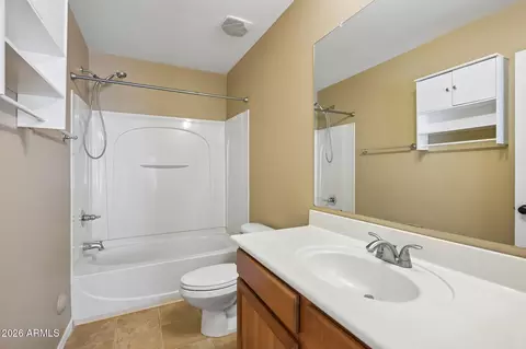 Bath - 2330 E Pecan Rd, Phoenix, AZ 85040 photo 2 of 3