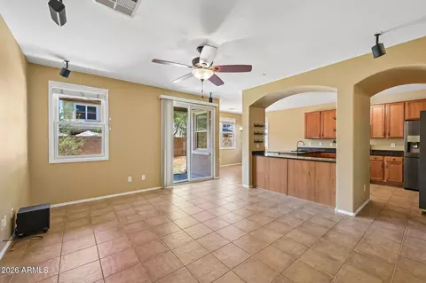 Living - 2330 E Pecan Rd, Phoenix, AZ 85040 photo 1 of 2