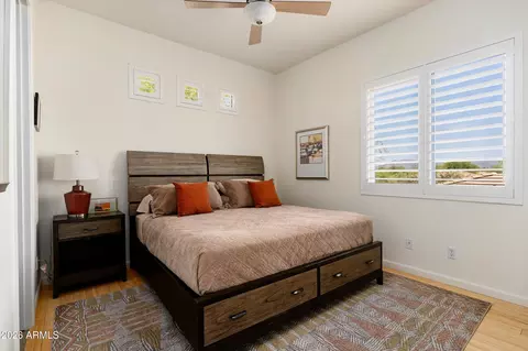 Bedroom - 5241 E Hashknife Rd, Phoenix, AZ 85054 photo 2 of 4