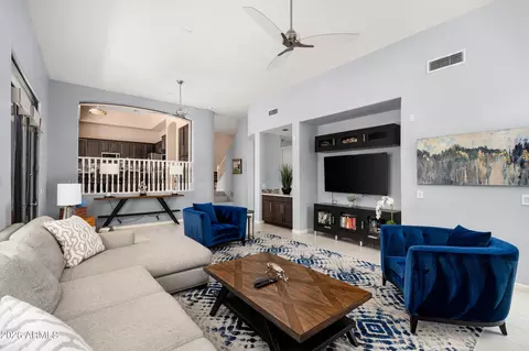 Living - 5241 E Hashknife Rd, Phoenix, AZ 85054 photo 3 of 4