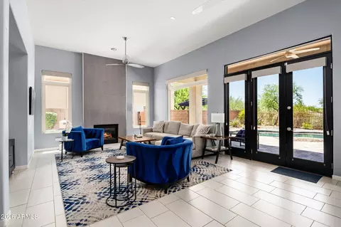 Living - 5241 E Hashknife Rd, Phoenix, AZ 85054 photo 1 of 4