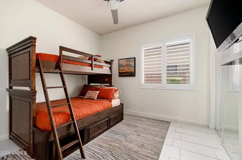Bedroom - 5241 E Hashknife Rd, Phoenix, AZ 85054 photo 4 of 4