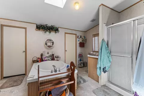 Bath - 1602 W Hereford Rd, Taylor, AZ 85939 photo 2 of 5