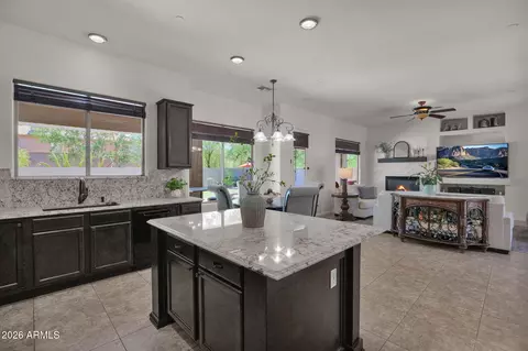 Kitchen - 3971 E Scout Pass, Phoenix, AZ 85050 photo 4 of 5
