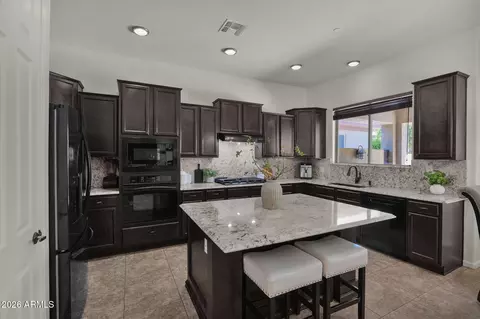 Kitchen - 3971 E Scout Pass, Phoenix, AZ 85050 photo 2 of 5