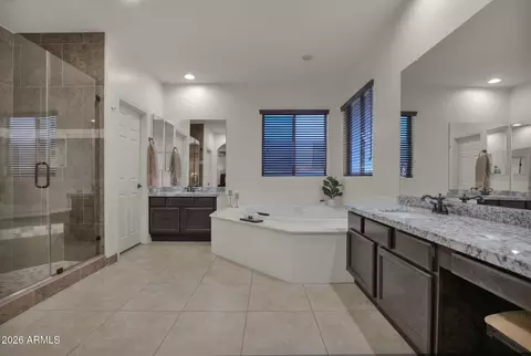 Bath - 3971 E Scout Pass, Phoenix, AZ 85050 photo 2 of 2