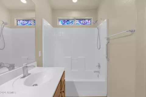 Bath - 4003 E Anderson Dr, Phoenix, AZ 85032 photo 2 of 3