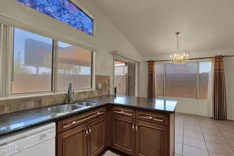 Kitchen - 4003 E Anderson Dr, Phoenix, AZ 85032 photo 5 of 5