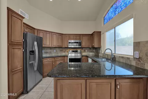 Kitchen - 4003 E Anderson Dr, Phoenix, AZ 85032 photo 2 of 5