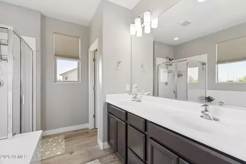 Bath - 2741 S Gordon --, Mesa, AZ 85209 photo 2 of 4