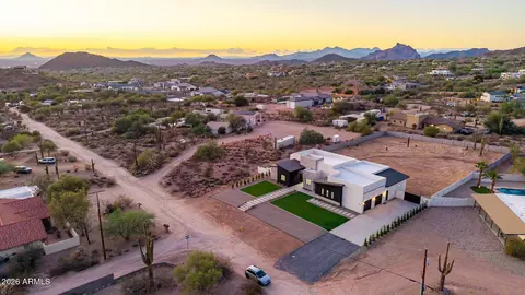 View/Area - 8304 E Quill St, Mesa, AZ 85207 photo 5 of 10