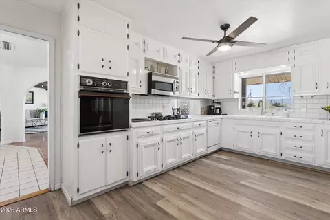 Kitchen - 34834 N 3rd Ave, Phoenix, AZ 85086 photo 2 of 5