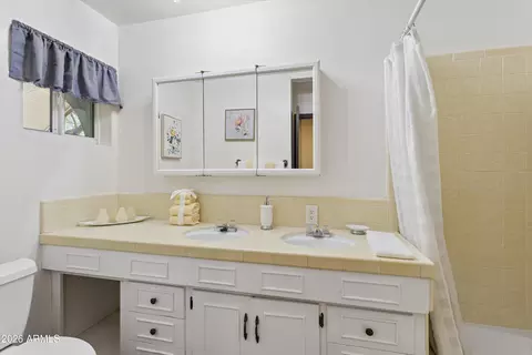 Bath - 34834 N 3rd Ave, Phoenix, AZ 85086 photo 3 of 4