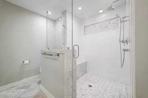 Bath - 4136 E Glenrosa Ave, Phoenix, AZ 85018 photo 4 of 5
