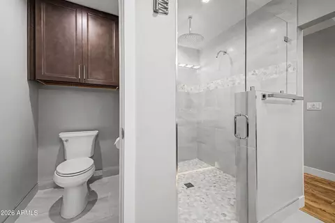 Bath - 4136 E Glenrosa Ave, Phoenix, AZ 85018 photo 2 of 5