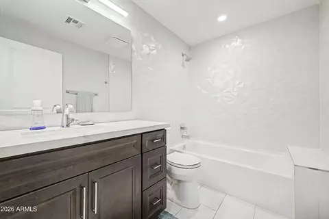Bath - 4136 E Glenrosa Ave, Phoenix, AZ 85018 photo 5 of 5