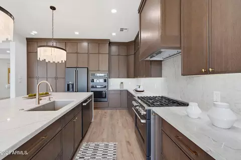 Kitchen - 6829 N 14th St, Phoenix, AZ 85014 photo 8 of 16