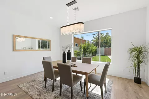 Dining - 6829 N 14th St, Phoenix, AZ 85014 photo 2 of 5