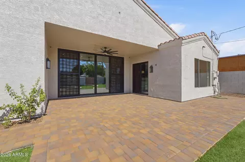 Exterior - 6829 N 14th St, Phoenix, AZ 85014 photo 4 of 10