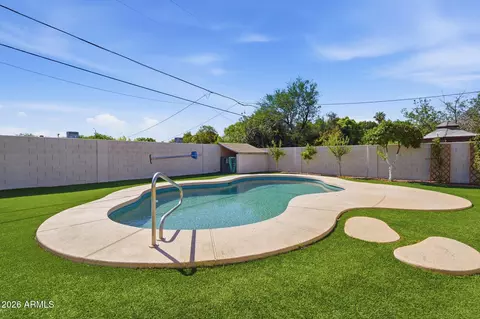 Exterior - 6829 N 14th St, Phoenix, AZ 85014 photo 8 of 10