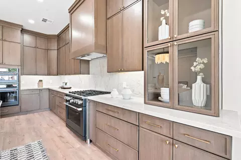 Kitchen - 6829 N 14th St, Phoenix, AZ 85014 photo 14 of 16