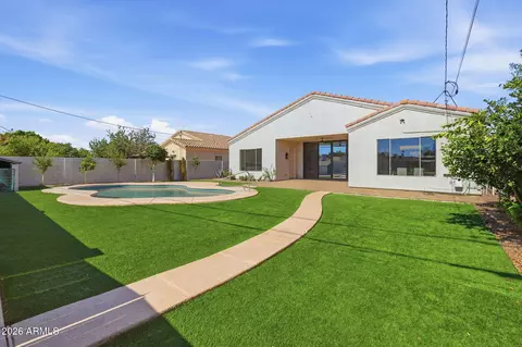 Exterior - 6829 N 14th St, Phoenix, AZ 85014 photo 6 of 10