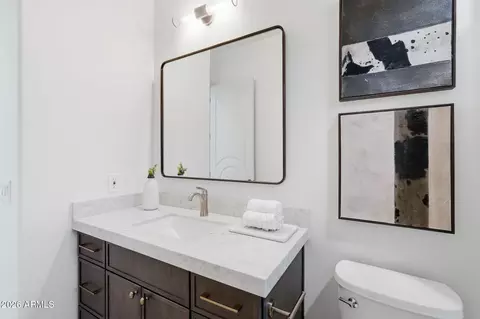 Bath - 6829 N 14th St, Phoenix, AZ 85014 photo 3 of 12