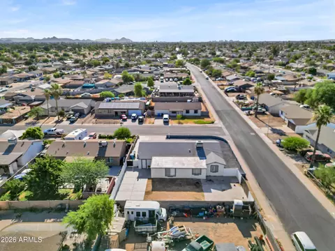 View/Area - 2216 N 68th Dr, Phoenix, AZ 85035 photo 6 of 6