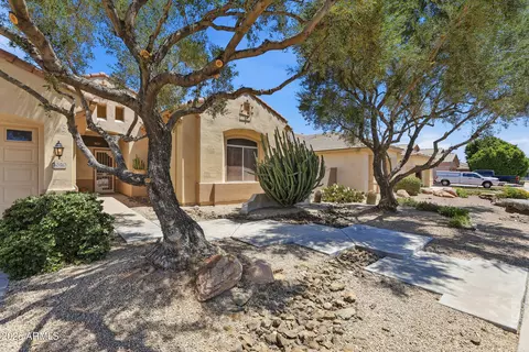 8056 W Louise Dr, Peoria, AZ 85383