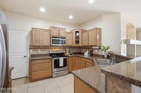 Kitchen - 3257 E Tonto Ct, Gilbert, AZ 85298 photo 1 of 2