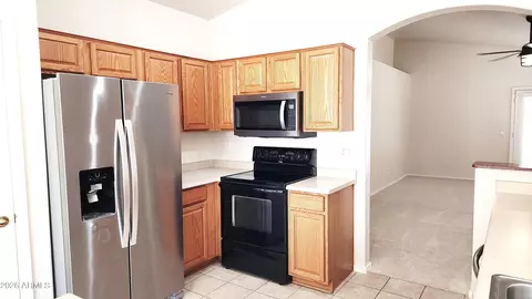 Kitchen - 3566 S Seton Ave, Gilbert, AZ 85297 photo 3 of 5