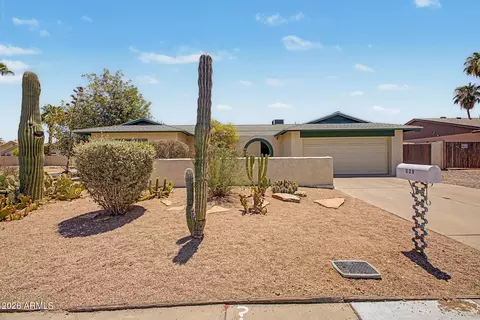 639 W Strahan Dr, Tempe, AZ 85283