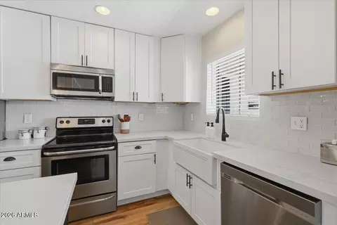 Kitchen - 1908 E Pinchot Ave, Phoenix, AZ 85016 photo 4 of 4