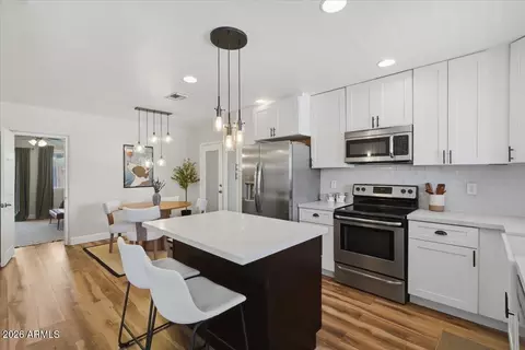 Kitchen - 1908 E Pinchot Ave, Phoenix, AZ 85016 photo 3 of 4