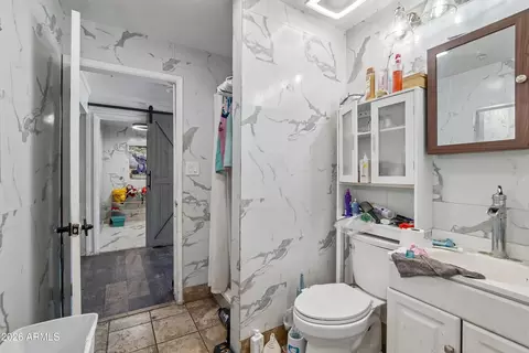 Bath - 3829 W Thunderbird Rd, Phoenix, AZ 85053 photo 3 of 4