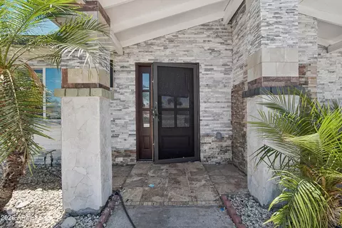 Exterior - 3829 W Thunderbird Rd, Phoenix, AZ 85053 photo 3 of 6