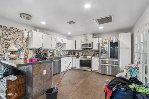 Kitchen - 3829 W Thunderbird Rd, Phoenix, AZ 85053 photo 1 of 2