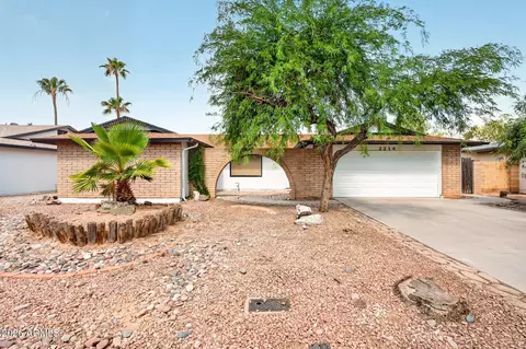 2214 S Cottonwood Dr, Tempe, AZ 85282