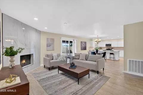 2214 S Cottonwood Dr, Tempe, AZ 85282
