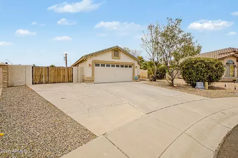 5853 W Seldon Ln, Glendale, AZ 85302
