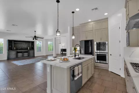 Kitchen - 2282 E Tomahawk Dr, Gilbert, AZ 85298 photo 4 of 7