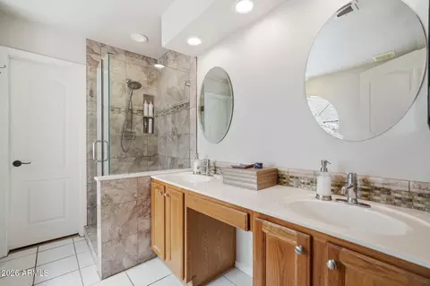 Bath - 3244 E Rosemonte Dr, Phoenix, AZ 85050 photo 2 of 3
