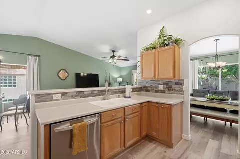 Kitchen - 3244 E Rosemonte Dr, Phoenix, AZ 85050 photo 4 of 6