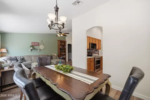 Dining - 3244 E Rosemonte Dr, Phoenix, AZ 85050 photo 2 of 3