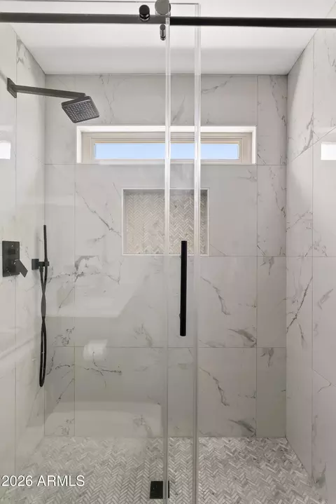 Bath - 4245 E Meadow Dr, Phoenix, AZ 85032 photo 8 of 9