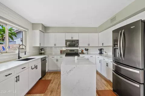 Kitchen - 4245 E Meadow Dr, Phoenix, AZ 85032 photo 4 of 6