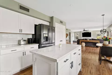 Kitchen - 4245 E Meadow Dr, Phoenix, AZ 85032 photo 6 of 6
