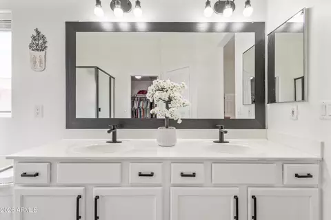 Bath - 8544 E Ocaso Ave, Mesa, AZ 85212 photo 2 of 3