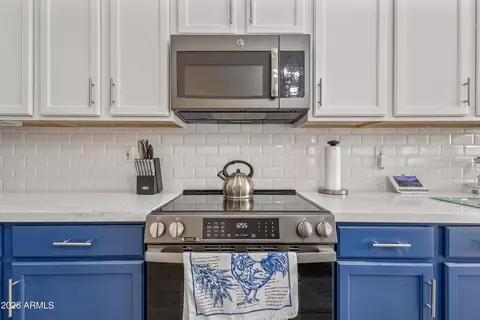 Kitchen - 8544 E Ocaso Ave, Mesa, AZ 85212 photo 3 of 4