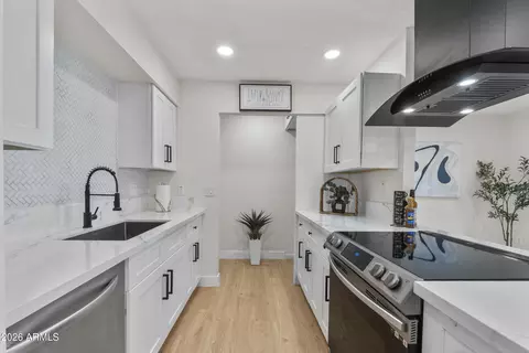 Kitchen - 14214 N 36th Ave, Phoenix, AZ 85053 photo 1 of 4